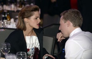  Emma Watson attedns 102nd White House Correspondents' Association रात का खाना on April, 30