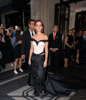  Emma Watson attends The MET Gala 2016 on May 02, 2016