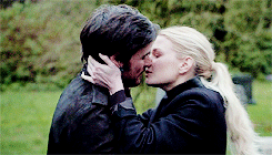  Emma and Hook キッス