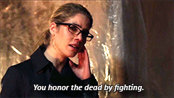  Felicity Smoak always believing in Oliver 퀸 when he doesn’t believe in himself. (2x22 & 4x19)