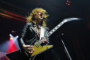  Halestorm in a 音乐会 in New York City