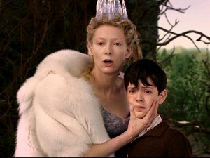  Jadis reminds Edmund Who's side he's on