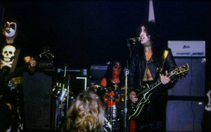  吻乐队（Kiss） ~Manhattan, New York…September 28, 1973