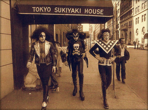  吻乐队（Kiss） (NYC) April 24, 1974 (with/ Bill Aucoin)