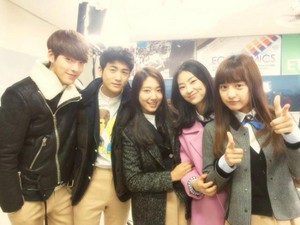  OffScreen Pic from The Heirs