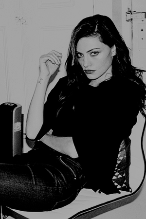  Phoebe Tonkin for Girls in FRAME (May 2016)
