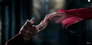  Screencaps from Alice Through The Lookin Glass (German TV Spot)