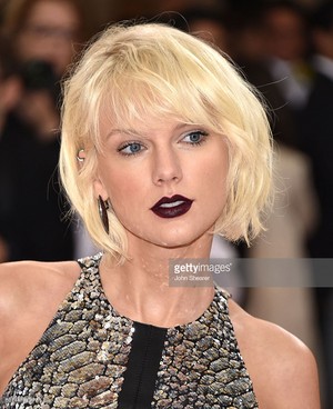 Taylor Swift at MET Gala 2016 