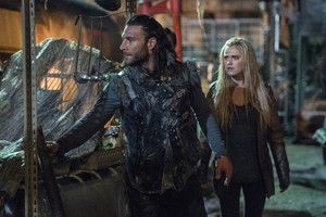  The 100 “Stealing Fire" (3x09) promotional picture