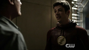  The Flash 2x22 Promo "Invincible"