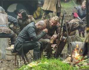  Vikings "Death All 'Round" (2x09) promotional picture