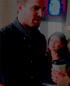  “How to Awkwardly React Around the Liebe of Your Life” Von Oliver Queen and Felicity Smoak