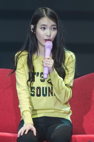  151121 IU（アイユー） 'CHAT-SHIRE' コンサート in Seoul Olympic Hall
