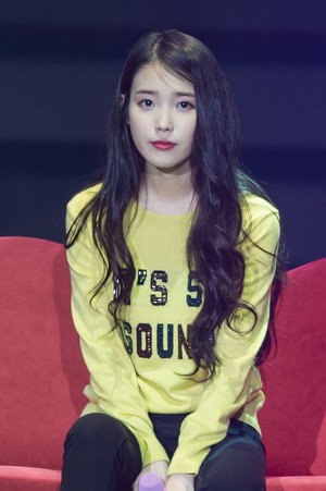  151121 IU 'CHAT-SHIRE' konzert in Seoul Olympic Hall