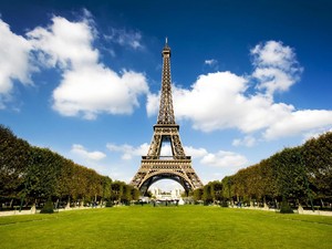 Eiffel Tower mga litrato 16