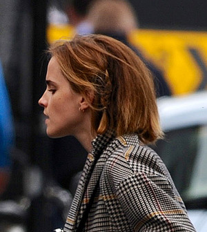  Emma Watson out and about in लंडन [June 03, 2016]