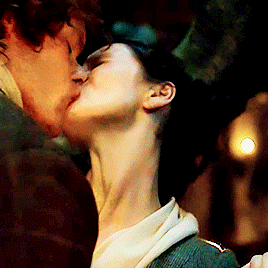  Jamie and Claire ciuman - 2x9