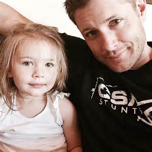  Jensen Ackles and his daughter JJ :)