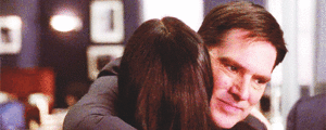  আরো Hotch and Prentiss hugs