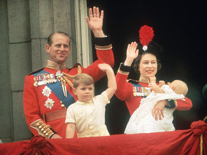  reyna Elizabeth II Prince Phillip Prince Andrew and Prince Edward