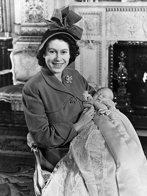  reyna Elizabeth II and Prince Charles