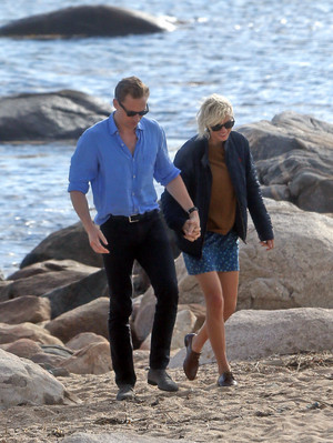 Tom and Taylor cepat, swift