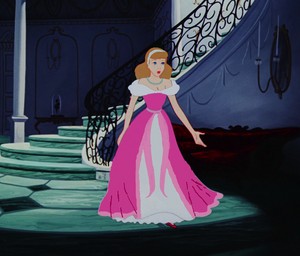  Cinderella's गुलाबी Dress Make-Over