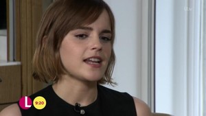  Emma Watson on Lorraine दिखाना