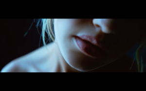  Gigi in Calvin Harris' How Deep Is Your Любовь Музыка Video
