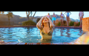  Gigi in Calvin Harris' How Deep Is Your প্রণয় সঙ্গীত Video