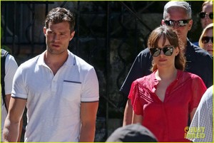  Jamie Dornan and Dakota Johnson Continue Filming 'Fifty Shades' in France
