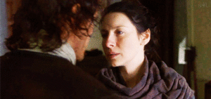  Jamie and Claire kiss-2x12