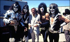  kiss and Stan Lee ~Depew, New York…May 25, 1977 (Borden Chemical Company)