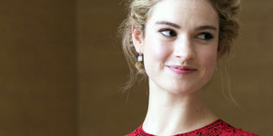  Lily James HD achtergronden for Mobile 660x330