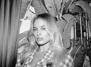 Margot Robbie - Oyster Photoshoot - May 2016