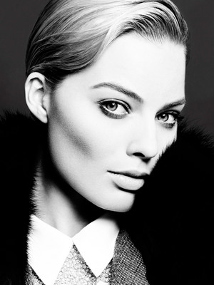  Margot Robbie - バイオレット Grey Photoshoot - February 2014