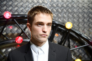  Robert Pattinson Dior Homme 2016