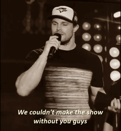  Stephen Amell receives the MTV Ship of the an