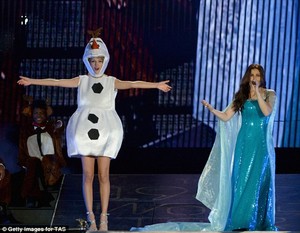  Taylor Olaf schnell, swift with Demi Lavato XD
