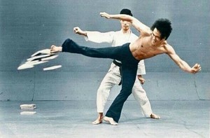  Bruce Lee super speed kick