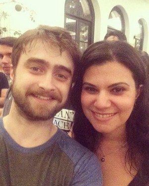  प्रशंसक Selfies with Daniel Radcliffe at Privacy Stage Show. (Fb.com/DanielJacobRadcliffeFanClub)