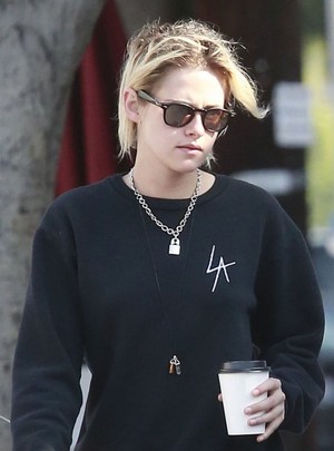  Kristen Out In L.A