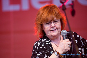 Maggie Reilly (2015)