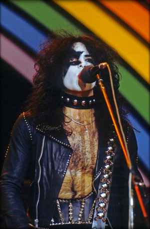  Paul ~Los Angeles, California…February 21, 1974 (ABC in concert)