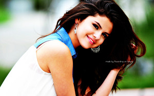  Selena দেওয়ালপত্র