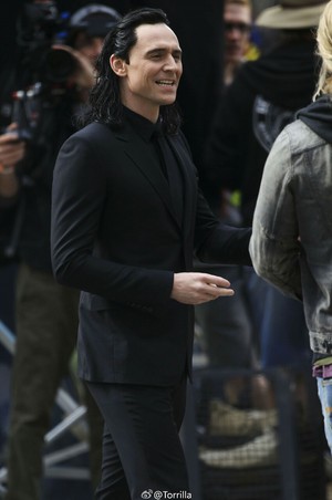 Tom filming Thor: Ragnarok