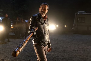  7x01 ~ The dia Will Come When You Won't Be ~ Negan