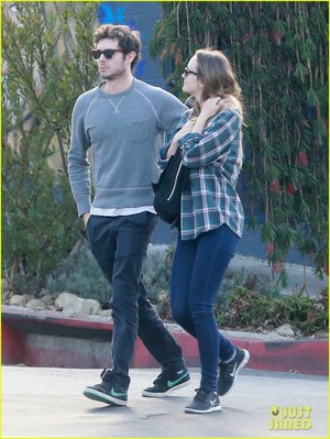  Adam Brody & Leighton Meester Couple Up For Breakfast in LA