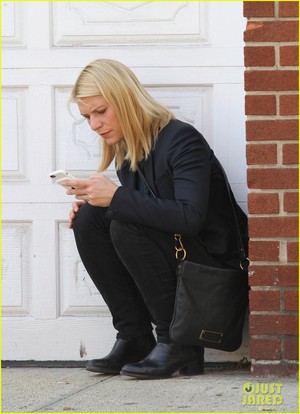  Claire Danes Shoots 'Homeland' Scenes With Her New On-Screen Daughter