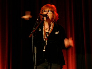  Maggie Reilly (2012)